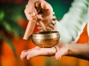 Tibetan Singing Bowl Ngehits Gara-gara Pawang Hujan, Benarkah dari Tibet?