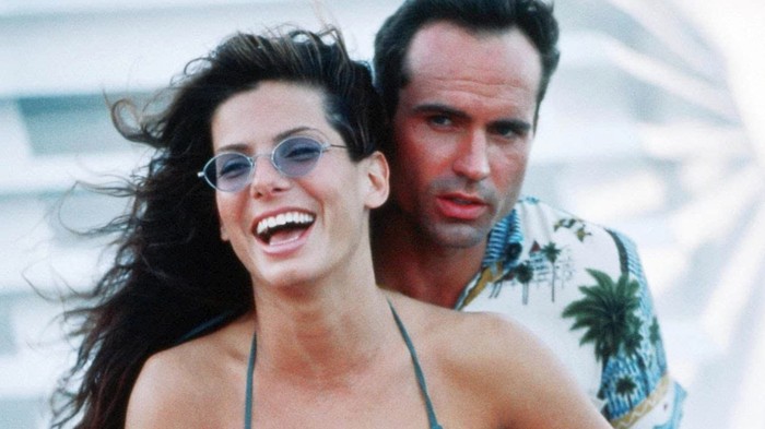 Cuplikan adegan Speed 2 (1997) yang dibintangi Sandra Bullock.
