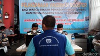 Ada kisah yang cukup unik terselip di tengah pemberian vaksinasi COVID-19 untuk para tahanan di Lapas Kelas IIB Kota Sukabumi, Jawa Barat.
