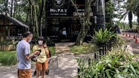 Taman Budaya Sentul berjarak sekitar 6 km dari pintu gerbang tol Sentul Selatan.