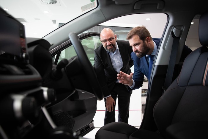 Terbatasnya Pasokan Chip Komputer Akibat Invasi Rusia Sebabkan Harga Mobil di Australia Lebih Mahal