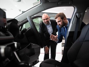 Terbatasnya Pasokan Chip Komputer Akibat Invasi Rusia Sebabkan Harga Mobil di Australia Lebih Mahal