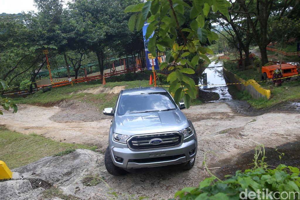 Test Drive Ford Ranger dan Ford Everest