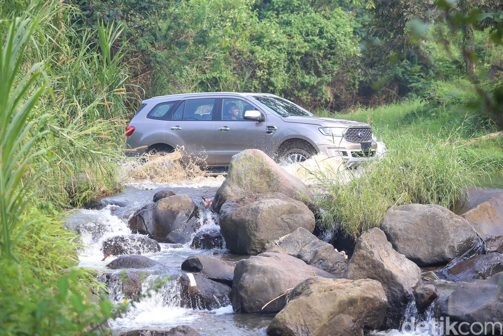 Test Drive Ford Ranger dan Ford Everest