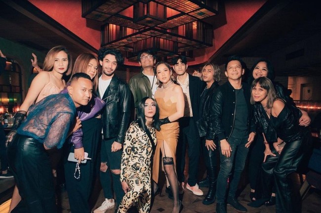 Begini penampilan BCL bersama para tamu undangan yang hadir di acaranya. Sama seperti perayaan-perayaan ultah BCL di tahun sebelumnya, perayaan ultahnya itu terlihat meriah. Foto: Instagram