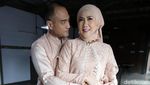 Pose Mesra Ferry Irawan dan Venna Melinda yang Merasa Jadi Gendut
