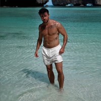 “Ketika aku pertamakalinya tampil di depan kamera, itu memberiku perasaan kuat bahwa inilah tempatku sesungguhnya. Aku lahir untuk menjadi model, dan ini yang perlu aku lakukan,” tuturnya kepada Buzzfeed. Foto: Instagram/@benjaminryanmelze