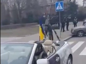 BMW Disulap Jadi Kendaraan Tempur Ukraina, Dipasangi Senapan Mesin