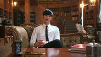 Ruang belajar Do Min Joon menjadi populer dikarenakan pesona buku-buku yang berjejer dengan rapi. Tempat ini bahkan sempat dibuatkan eksibisi di Dongdaeman Design Plaza.Foto: Soompi