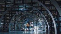 Salah satu lokasi syuting dalam drama Hotel Del Luna yaitu Seoul Book Repository. Tempat ini dikenal sebagai toko buku bekas yang berlokasi di di lingkungan Sincheon di distrik Songpa.Tempat ini dulunya adalah sebuah gudang.Foto: Soompi