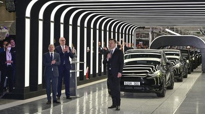 Elon Musk Buka Pabrik Raksasa Tesla di Jerman