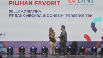 Erick Thohir Serahkan Penghargaan untuk BNI di BCOMSS 2022