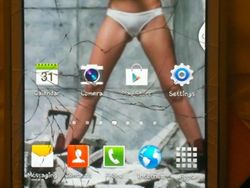 Kreatif! Layar Ponsel Retak Disulap Jadi Kece Lagi