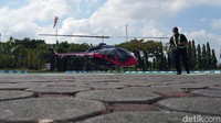 Tarif Rp 7,5 juta untuk rute Bandara Soekarno Hatta (Soetta) ke Cilegon maupun sebaliknya. Rute tersebut memakan waktu 25 menit. 