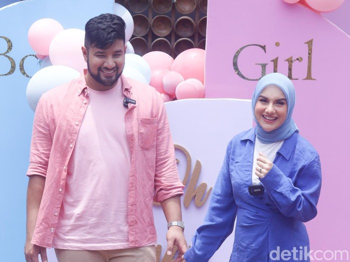 Irish Bella umumkan jenis kelamin calon bayi yang dikandung
