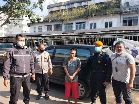 KAI Daop 1 Jakarta dan kepolisian mengukap 3 kasus pencurian material prasarana kereta api (KA). Sebanyak 8 orang ditangkap terkait kasus tersebut. (dok KAI Daop 1 Jakarta)