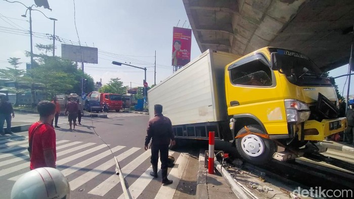 kecelakaan di surabaya
