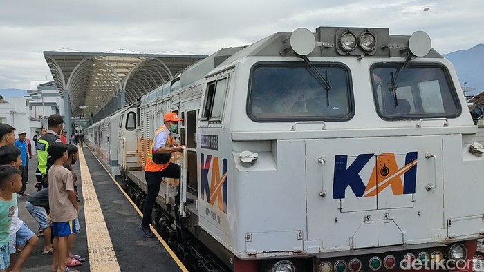 Kereta Jakarta-Garut
