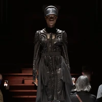Inilah koleksi terbaru Burberry Fall/Winter 2022 yang ditampilkan dalam fashion show di Central Hall Westminster, London. Koleksi busana Burberry terinspirasi dari kota London. Foto: Dok. burberry.