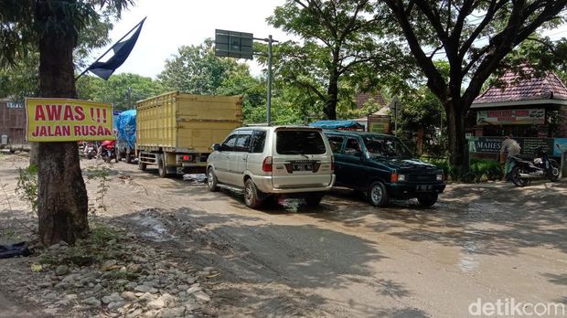 Kondisi jalur alternatif Jakenan menuju Batangan-Rembang, Kamis (24/3/2022).