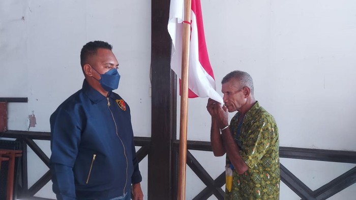 KSAD Tentara Pembebasan Nasional Papua Barat (TPN-PB) Wilayah Tabi, Alex Ruyaweri Yessi Makabori menyatakan setia ke NKRI (Dok. Istimewa)