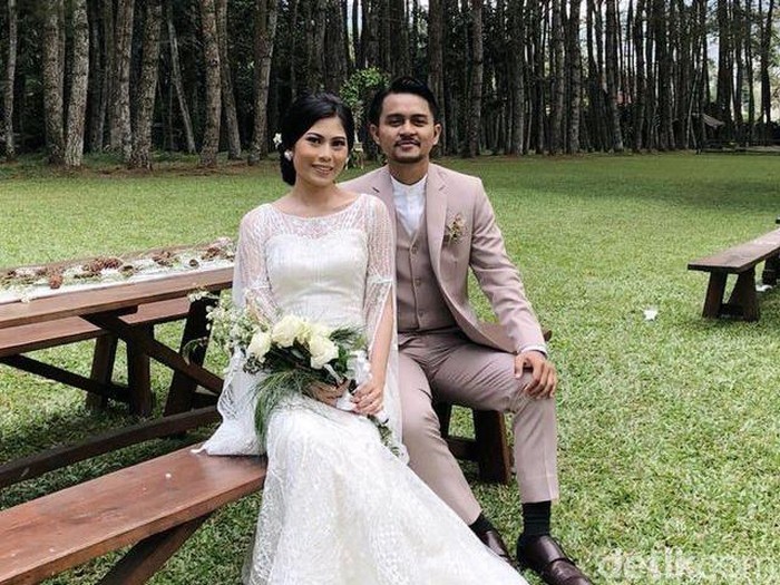 Momen pernikahan Asteria Nabila. Momen pernikahan Asteria Nabila.