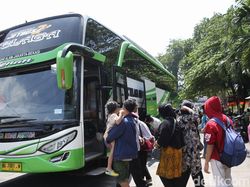 Mudik Lebih Awal di Terminal Kampung Rambutan