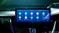 New Cortez juga kini dibekali dengan head unit berukuran 10,25 inch, bisa wireless mirroring, usb fast charging, bluetooth, konektivitas internet, navigation dan vehicle setting. Foto: Ridwan Arifin