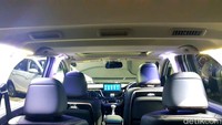 Wuling Cortez kini juga menawarkan kemudahan bagi pemilik mobil. Sama seperti Almaz, yang sudah dibekali voice command atau perintah suara. Yang menarik, sistem perintah suara tersebut telah didesain menggunakan Bahasa Indonesia. Teknologi Wind ini bisa dipakai untuk mengontrol beragam fitur dan aplikasi di head unit, termasuk mengontrol bukaan jendela dan sun roof. Foto: Ridwan Arifin