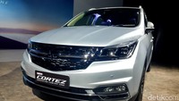 Ini dia penampakan dari Wuling Cortez terbaru. Kini menggunakan logo warna silver. Foto: Ridwan Arifin