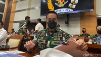Prosedur penghapusan KRI sendiri telah melalui beragam proses. Pertama, TNI AL mengajukan kepada Panglima TNI. Kemudian, Panglima TNI mengajukan ke Kementerian Pertahanan (Kemhan). Lalu dari, Kemhan akan mengajukan ke Kementerian Keuangan (Kemenkeu) dan Kemenkeu meneruskan pengajuan ke Presiden.