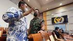 Panglima TNI dan DPR Bahas Penghapusan KRI Teluk Sampit-515