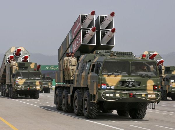 Parade Militer dan Alutsista Meriahkan Hari Nasional Pakistan