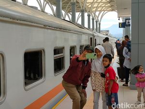 Jalur KA Cibatu-Garut Resmi Beroperasi, Ridwan Kamil: Bebas Macet