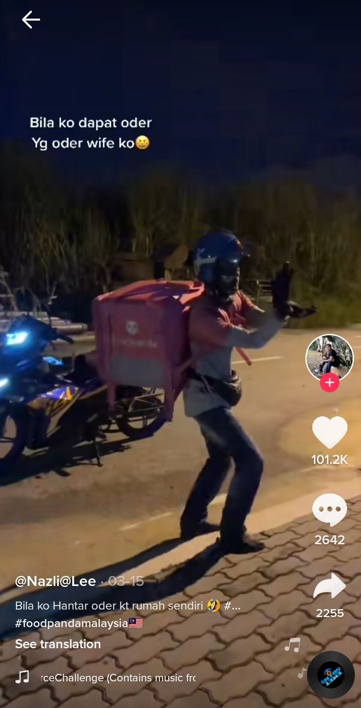 Kocak! Pengantar Makanan Ini Dapat Pesanan dari Istri Sendiri