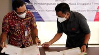 PT Jamkrindo melakukan penandatanganan Perjanjian Kerja Sama (PKS) Penjaminan Kredit Modal Kerja Konstruksi dan Pengadaan Barang/Jasa dengan PT Bank Pembangunan Daerah Nusa Tenggara Timur atau Bank NTT, Kamis (24/3/2022). Perjanjian kerja sama ini merupakan perpanjangan perjanjian kerjasama yang sebelumnya telah dilakukan sejak tahun 2016.