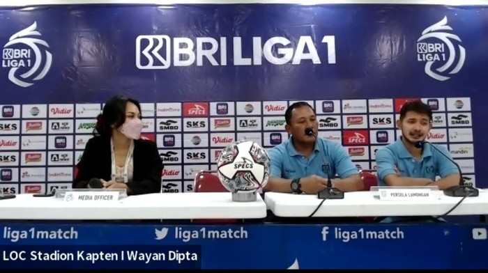 Persela kalah tipis 2-3 dari PSS Sleman. Tim berjuluk Laskar Joko Tingkir mengaku kecewa berat pada wasit.