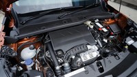 Peugeot 2008 yang dipasarkan di Indonesia ditawarkan dalam mesin 1.2 L Turbo Putetech 3 silinder. Di atas kertas bisa memuntahkan tenaga 130 PS/5.500 rpm dan 230 Nm/1.750 rpm.Foto: Astra Peugeot