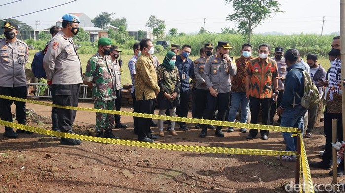 Polisi melakukan penjagaan selama 24 jam di Situs Pandegong Jombang yang sedang diekskavasi mencegah penjarahan dan perusakan.