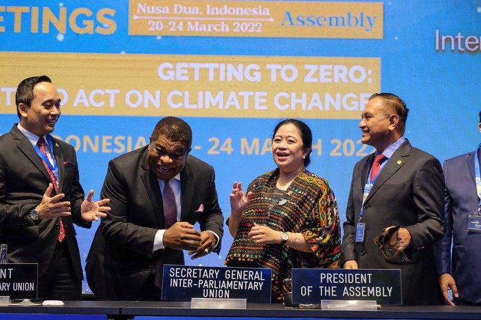 Ketua DPR RI Puan Maharani mengatakan Indonesia menjadi ‘leading’ dalam isu-isu perempuan di sidang umum Assembly of the Inter Parliamentary Union (IPU) ke-144 di Nusa Dua, Bali. Menurutnya, sejumlah gagasan dan kebijakan Indonesia mendapat apresiasi, bahkan diadopsi dalam forum Women Parliamentarians.