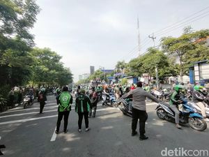 245 Personel Amankan Demo Ojol Surabaya, Polisi Sebut Tak Ada Rekayasa Lalin