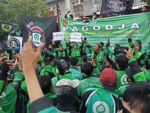 Video Driver Ojol Geruduk Kantor Gojek Jogja