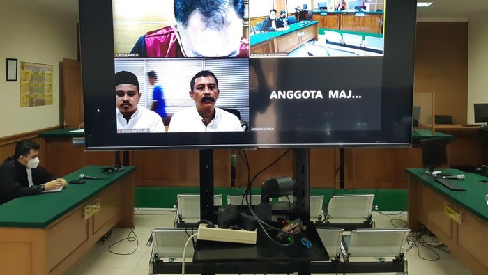 Sidang vonis korupsi dana desa Sodong, Kabupaten Pandeglang (Foto: Bahtiar Rifai/Detikcom).