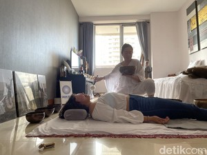 Cara Memainkan Singing Bowl Pawang Hujan Mandalika dan Manfaat Sehatnya