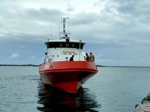Speedboat Bawa 12 Orang Tenggelam Dihantam Ombak di Maluku, 7 Hilang