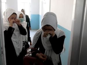 Perkara Seragam Bikin Taliban Batal Izinkan Anak Perempuan Bersekolah