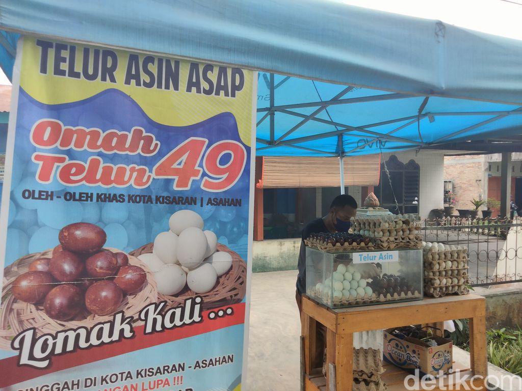 Telur Asin Asap yang berada di Kota Kisaran, Kabupaten Asahan, Sumut.