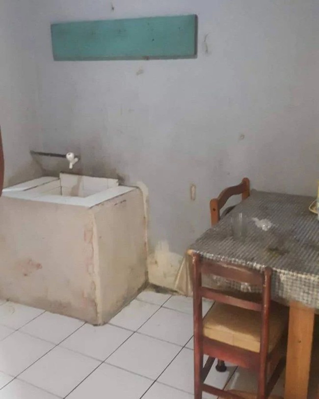 Sehabis makan bisa langsung mandi kalau begini. Tertarik membuat toilet seperti ini? Foto: Instagram/@wkwkland_real