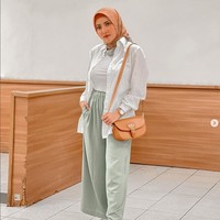 Model, penyanyi dan konten kreator Ayu Aulia sempat membuat heboh warganet usai kedekatannya dengan Zikri Daulay. Beredar video mesra keduanya di media sosial, mereka saat itu langsung menjadi sorotan warganet. Foto: Dok. Instagram @ayuaulia5252