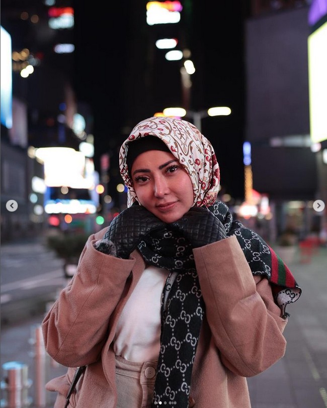 Dalam beberapa unggahan Instagram stories miliknya, Ayu terlihat masih belum konsisten mengenakan hijab. Ayu mengaku memang masih belum mantap untuk berhijab karena masih dalam tahap belajar. Ya buka tutup, buka tutup, tapi belajar, ungkap Ayu Aulia saat ditemui di Polres Metro Jakarta Selatan, Kamis (10/3/2022). Foto: Dok. Instagram @ayuaulia5252